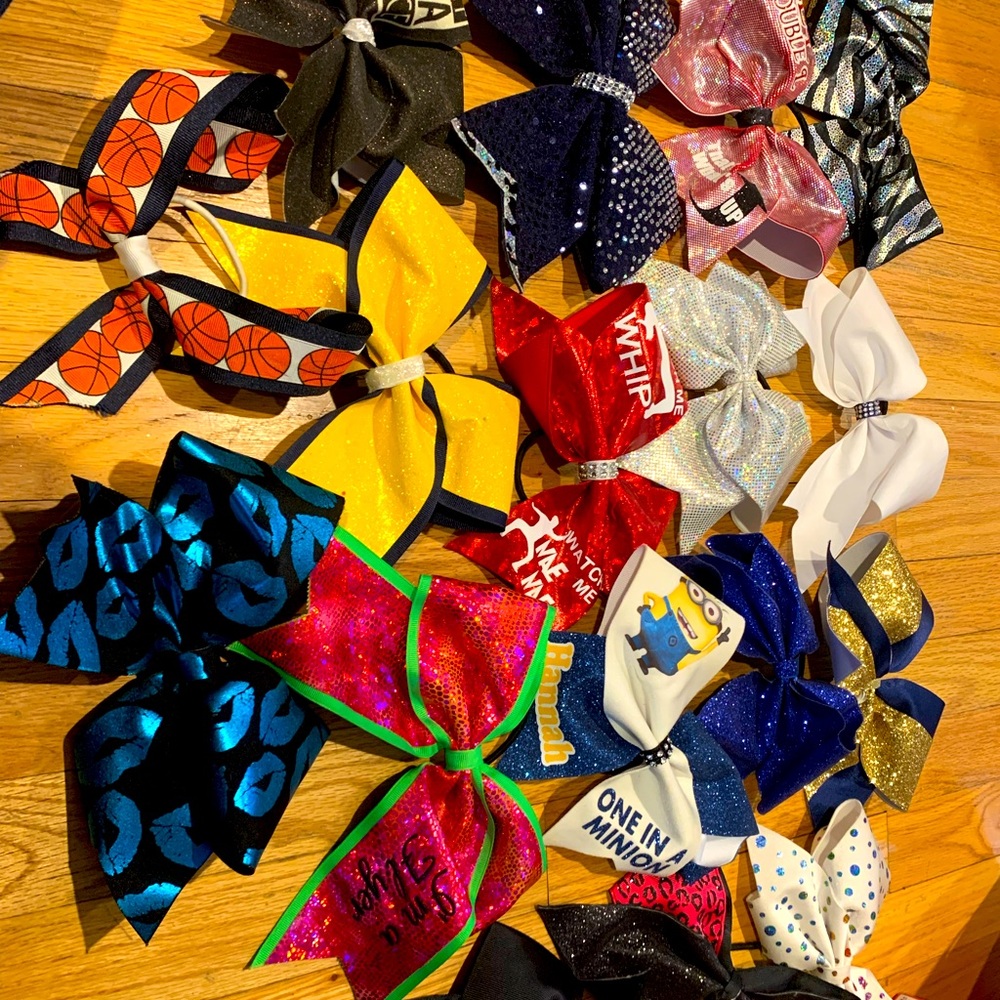 Cheer bows. Large lot . In new or gently used conditions
